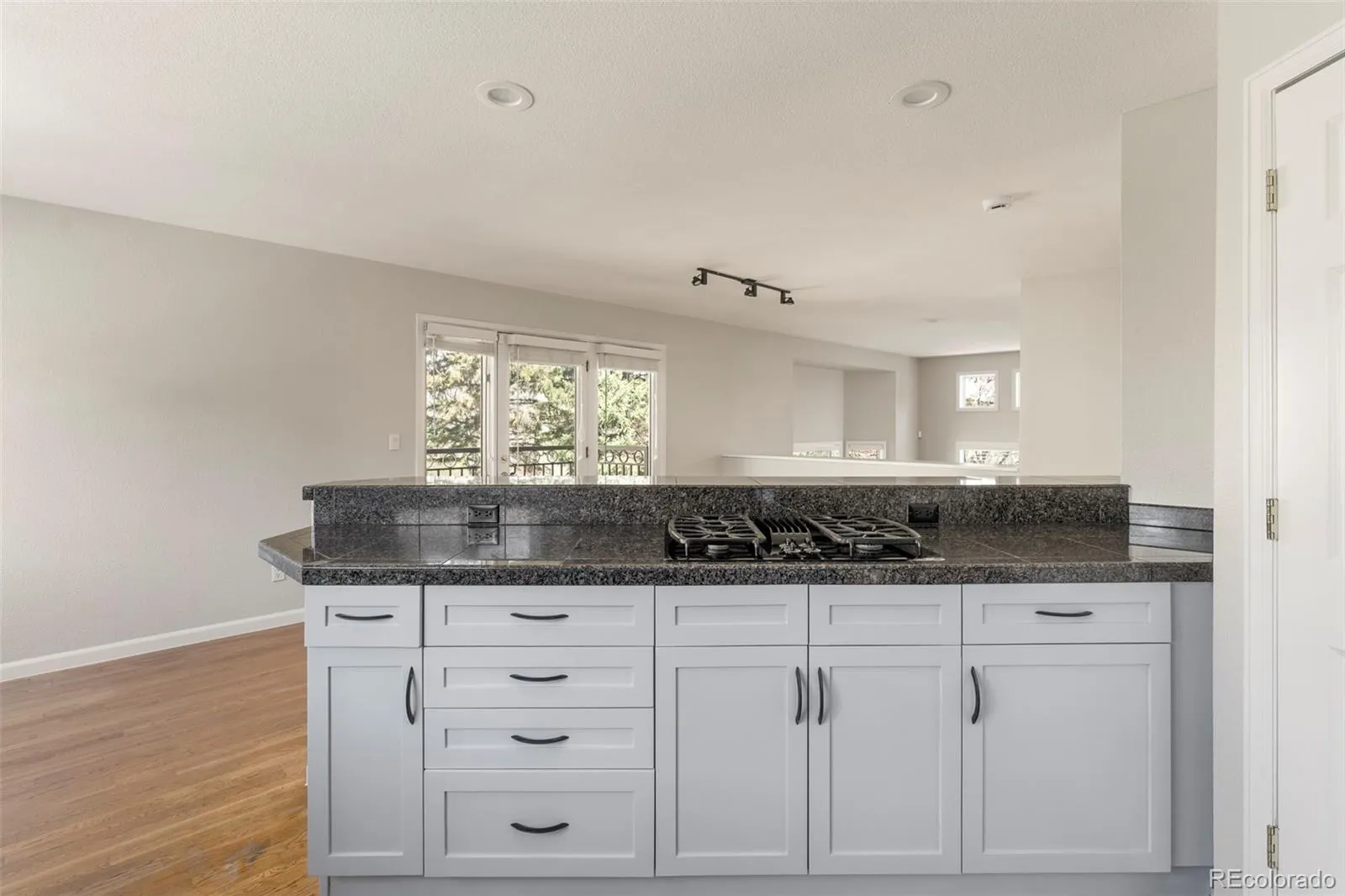 5048 E Cherry Creek South Drive Denver CO 80246 MLS #REC4422791 04102026195426 1600 13