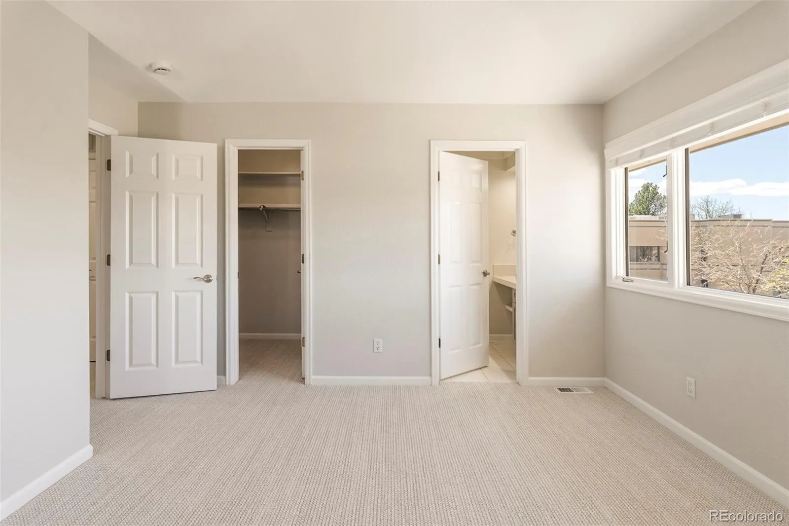 5048 E Cherry Creek South Drive Denver CO 80246 MLS #REC4422791 04102026195426 1600 28