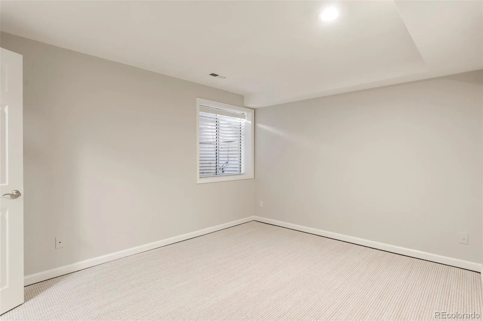 5048 E Cherry Creek South Drive Denver CO 80246 MLS #REC4422791 04102026195426 1600 31