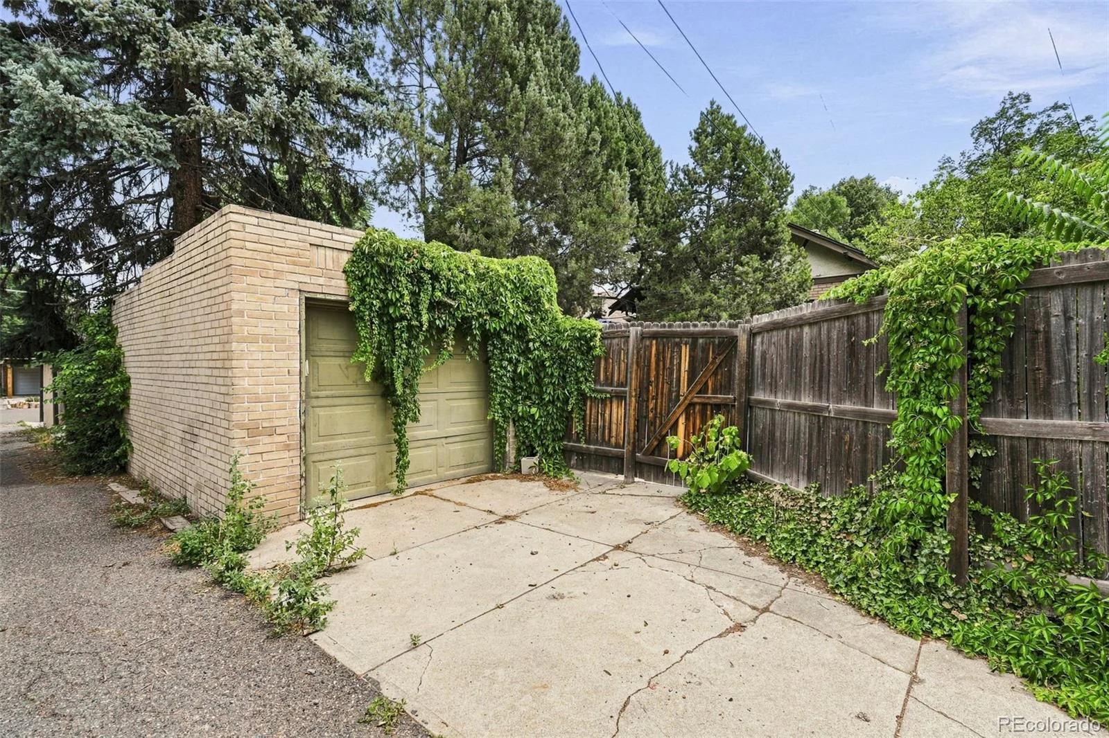 857 Madison Street Denver CO 80206 | MLS #REC4424342 08032026192934 1600 39