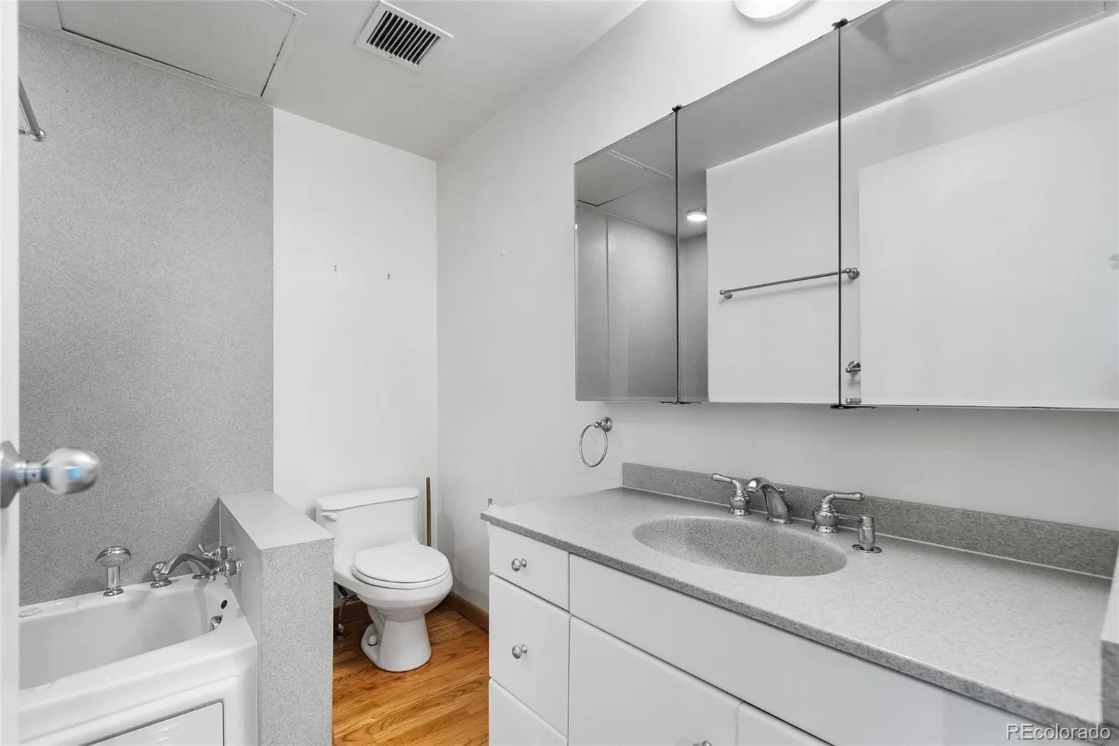 2000 Arapahoe Street #402 Denver CO 80205 | MLS #REC4427739 09292026235227 1600 17
