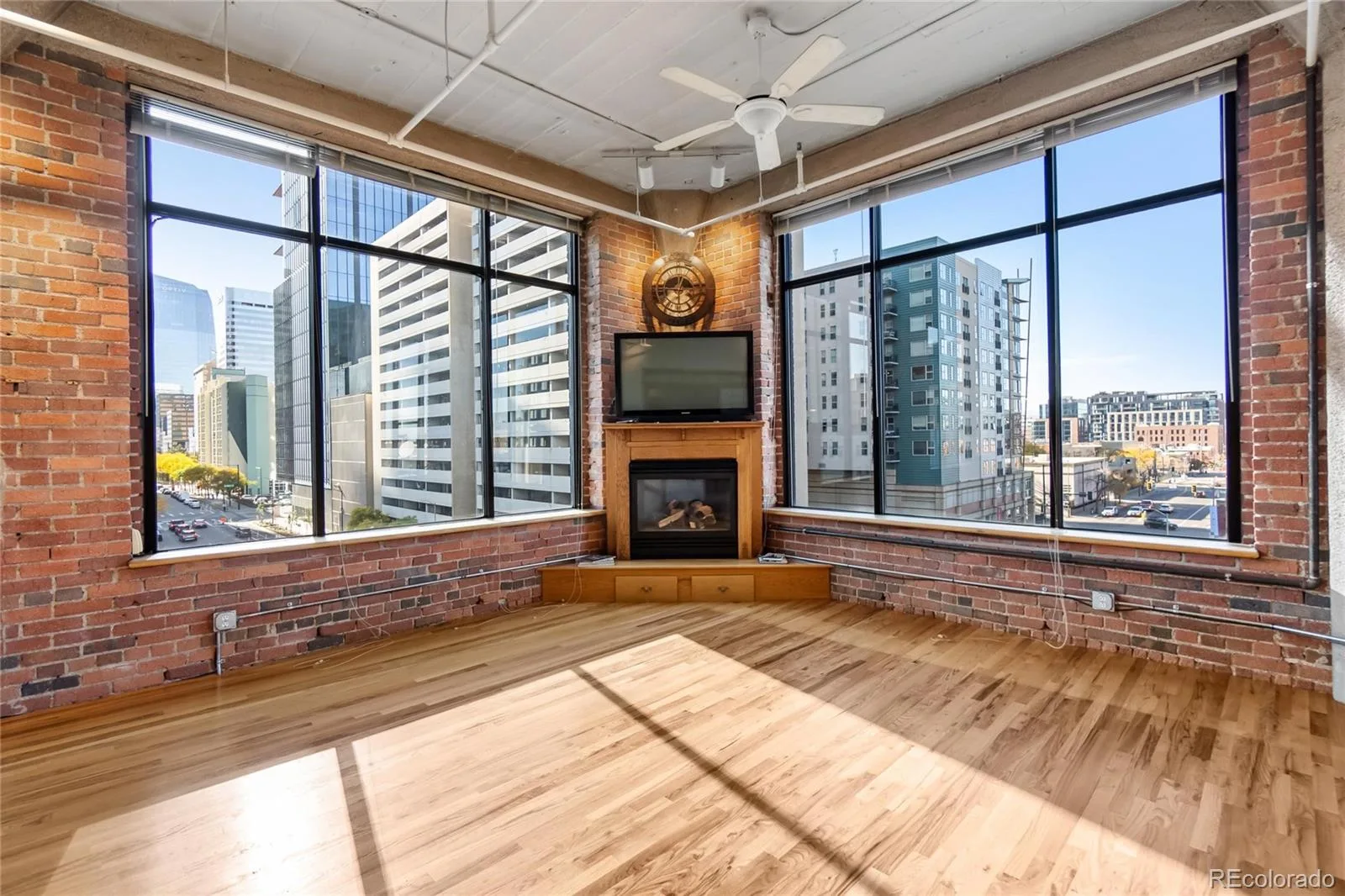 2000 Arapahoe Street #402 Denver CO 80205 | MLS #REC4427739 09292026235227 1600 3