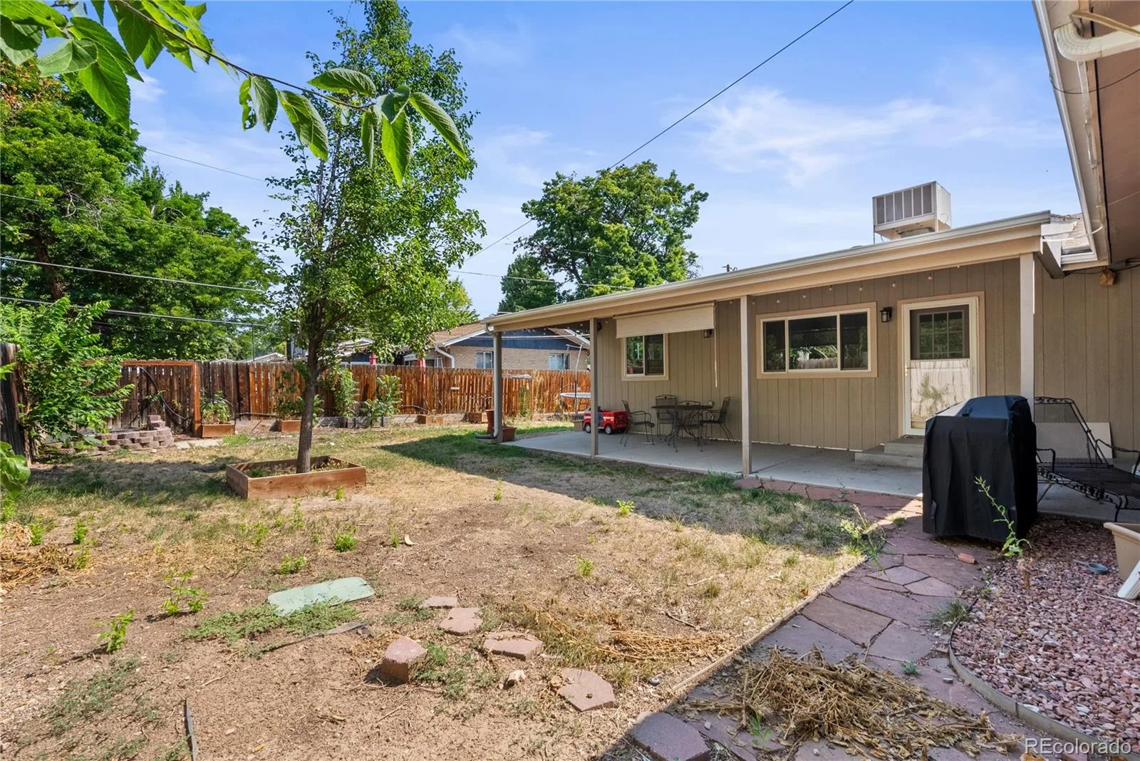 10325 W 16th Avenue Lakewood CO 80215 | MLS #REC4429158 08152026160023 1600 24