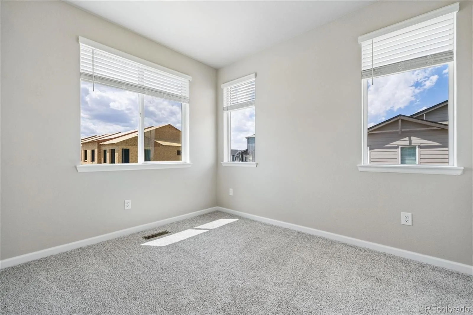 6720 Merseyside Lane Castle Pines CO 80108 | MLS #REC4429563 08112026224142 1600 16