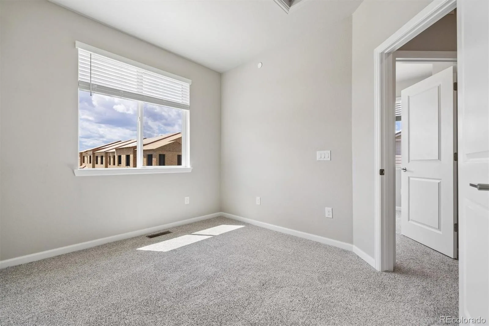 6720 Merseyside Lane Castle Pines CO 80108 | MLS #REC4429563 08112026224142 1600 17