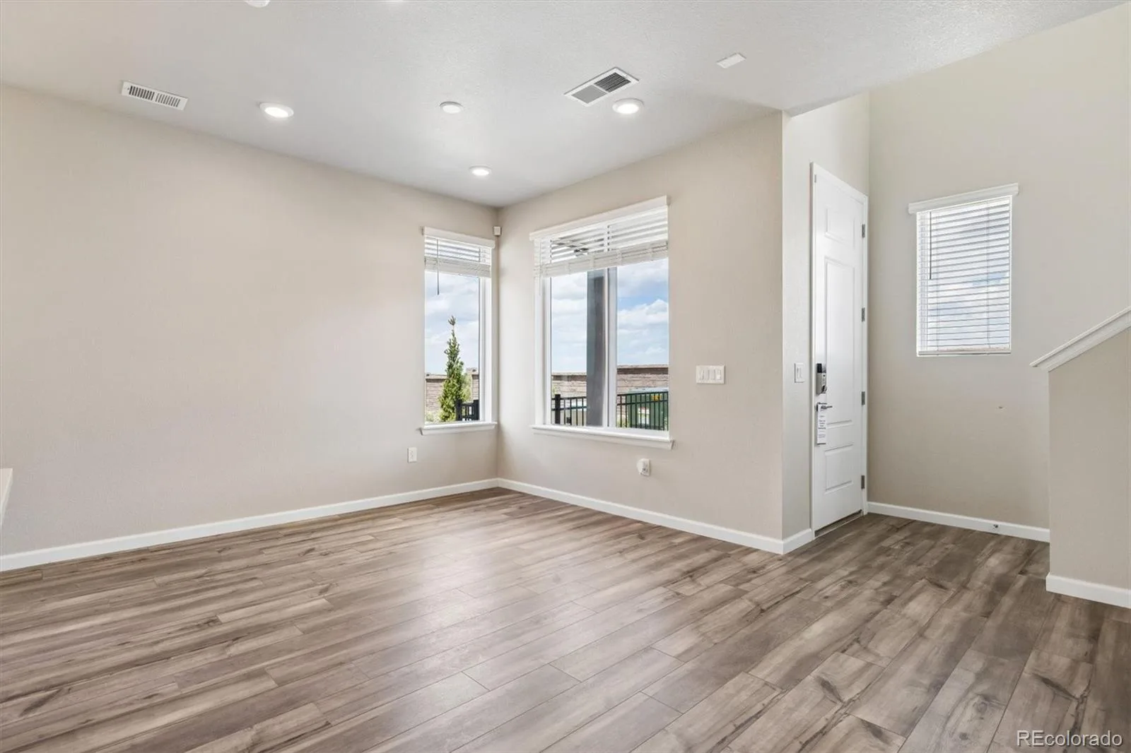 6720 Merseyside Lane Castle Pines CO 80108 | MLS #REC4429563 08112026224142 1600 3