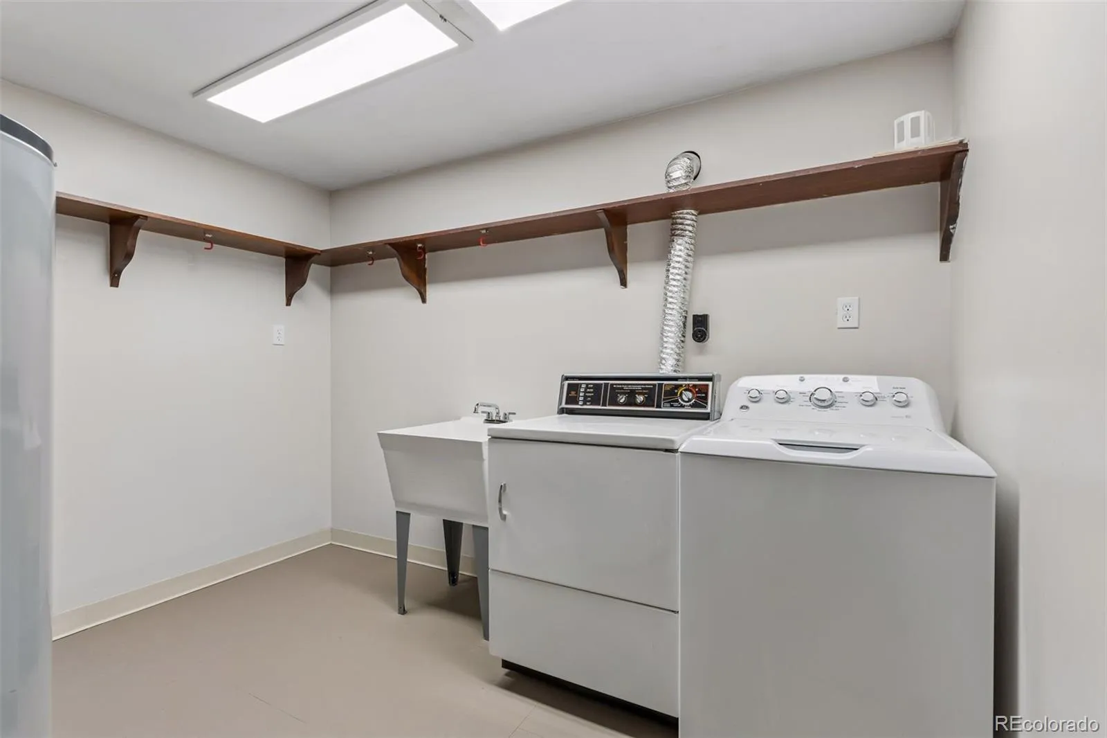 1995 S Poplar Street Denver CO 80224 MLS #REC4432510 05132026002445 1600 33