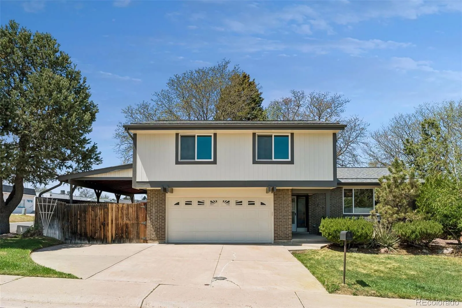 1995 S Poplar Street Denver CO 80224 MLS #REC4432510 05132026002445 1600 34