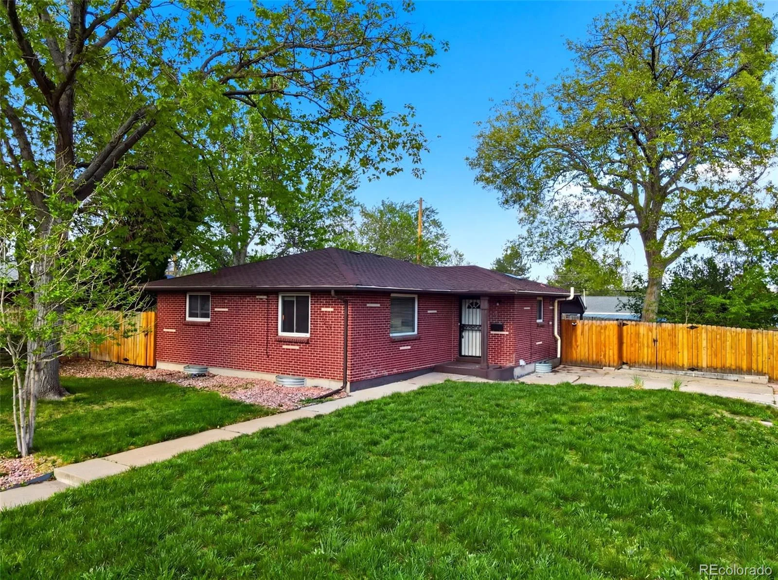 1490 S Zephyr Street Lakewood CO 80232 | MLS #REC4434606 08102026195407 1600 26