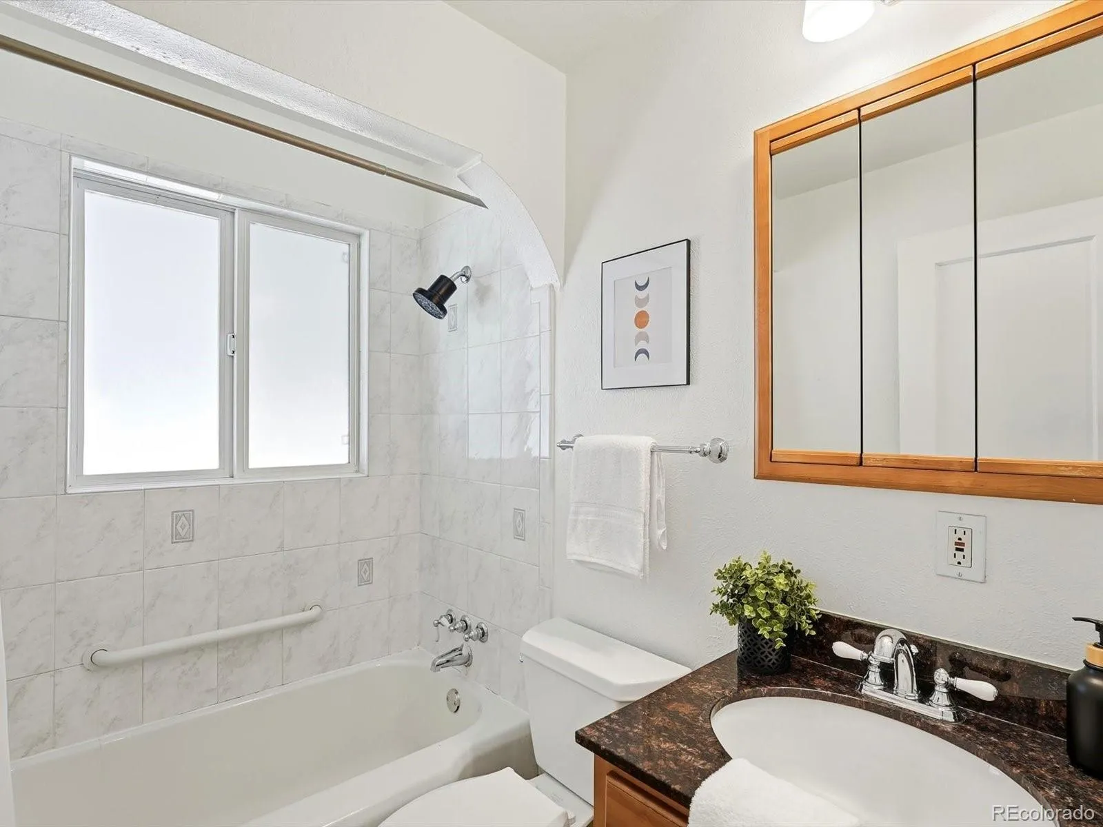 04092026214042 1600 18