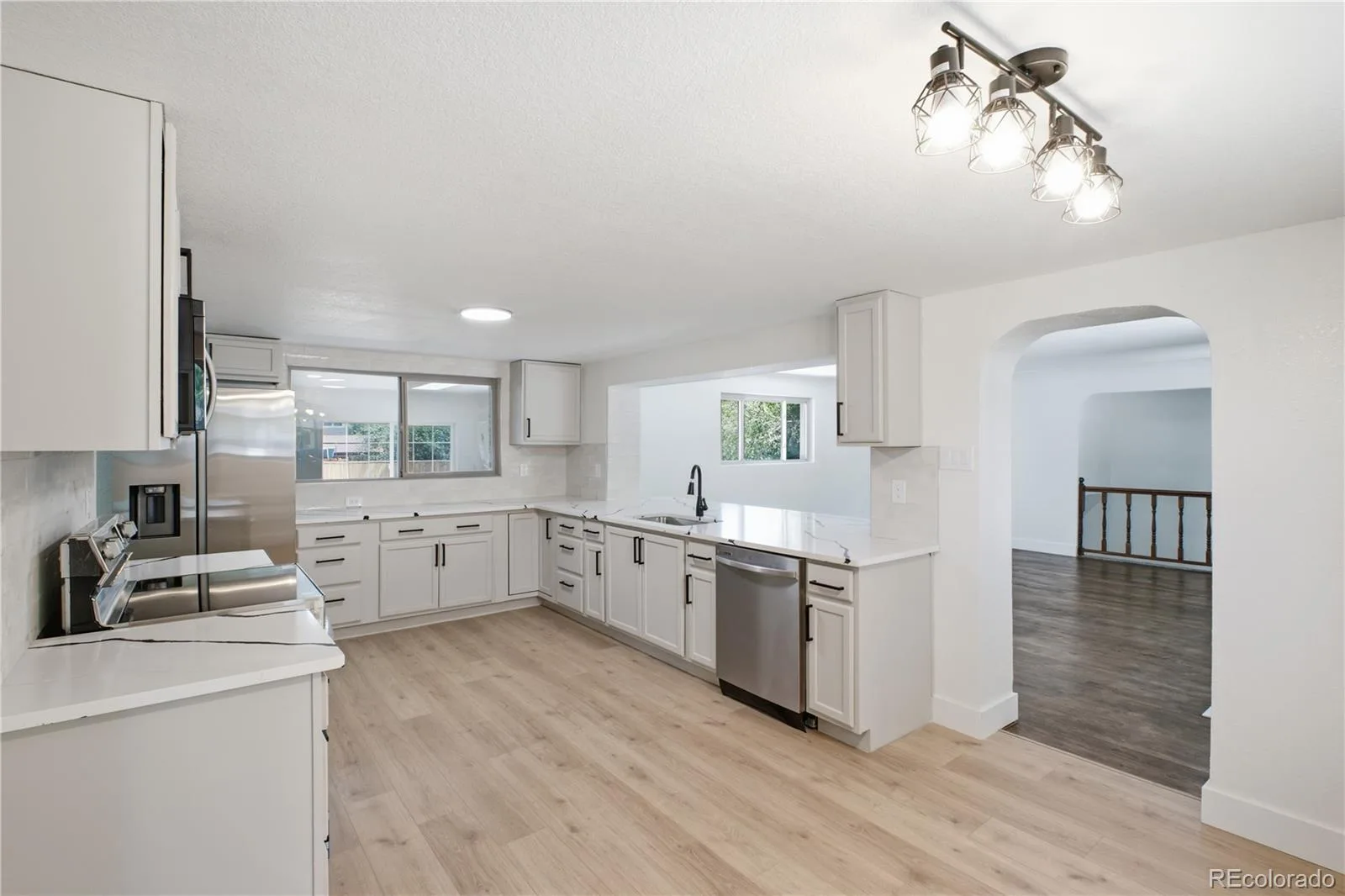850 S Everett Street Lakewood CO 80226 | MLS #REC4440768 08242026212845 1600 5