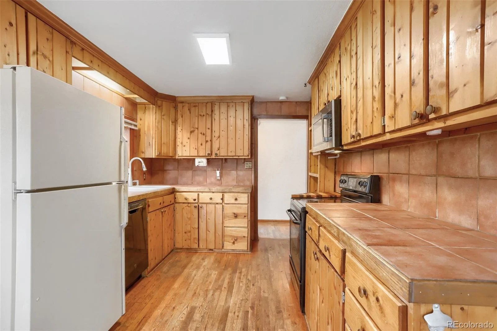 2 Debra Ann Road Golden CO 80403 | MLS #REC4441609 06292026154725 1600 14