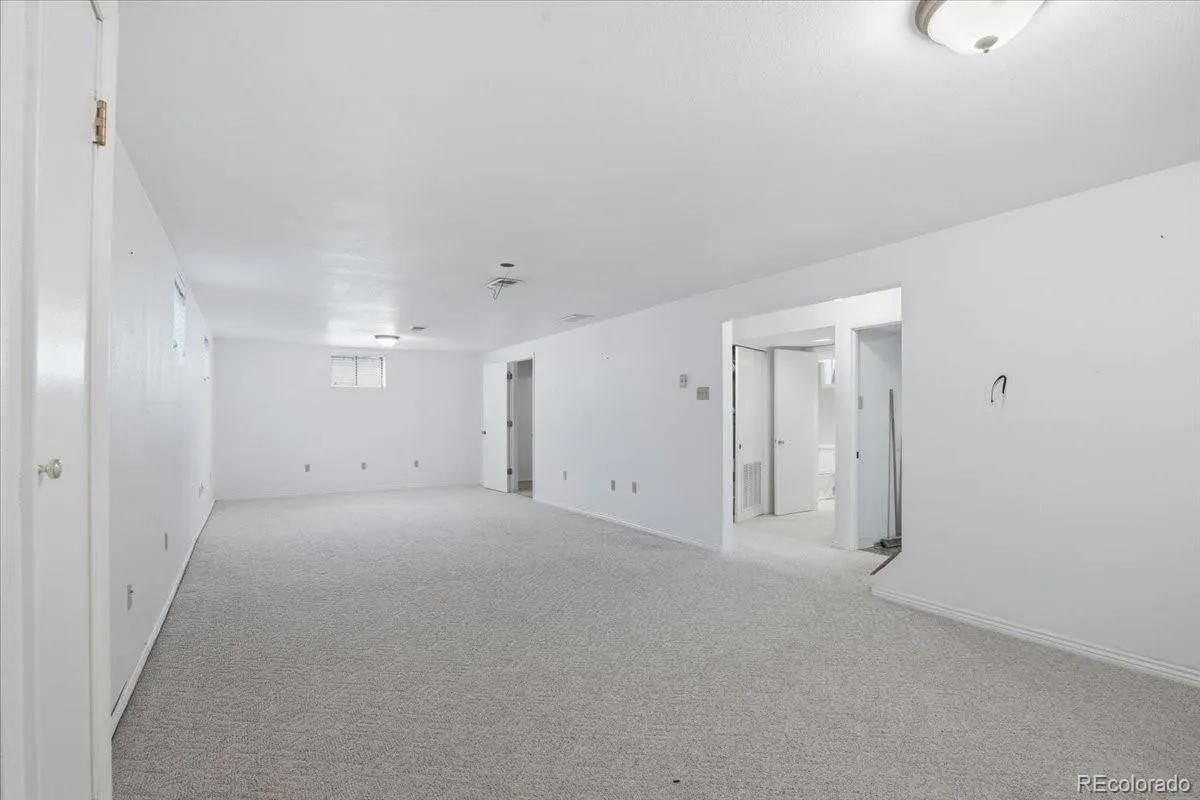 2801 S Mabry Court Denver CO 80236 MLS #REC4442431 05142026125130 1200 18