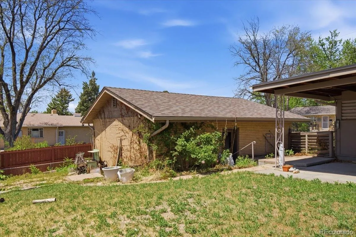 2801 S Mabry Court Denver CO 80236 MLS #REC4442431 05142026125130 1200 21
