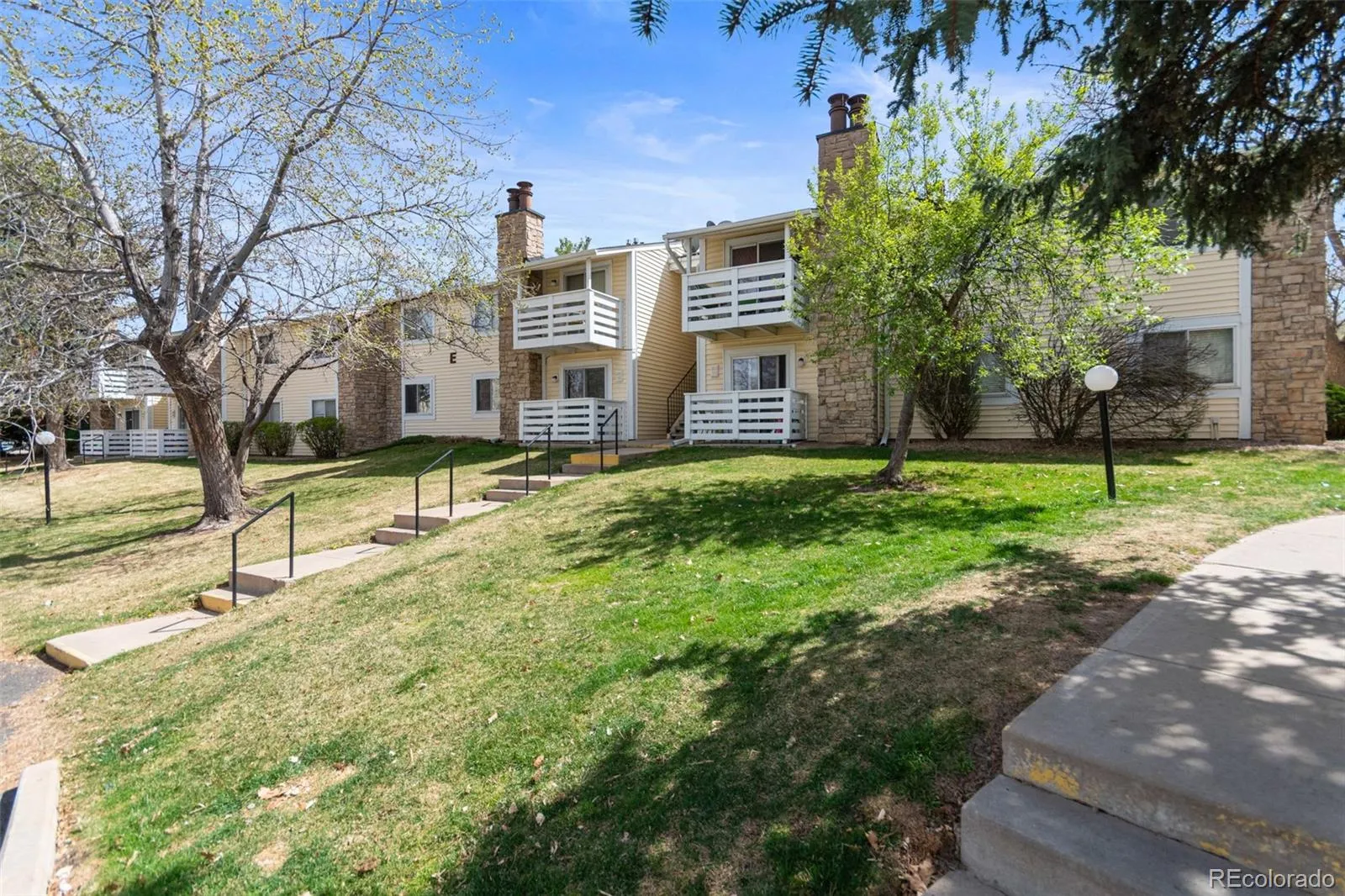 8555 Fairmount Drive #E102 Denver CO 80247 MLS #REC4444802 04242026055109 1600 22