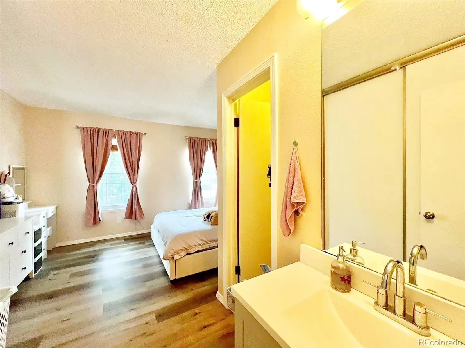 8855 W Floyd Avenue Lakewood CO 80227 | MLS #REC4446959 05222026220642 1600 11