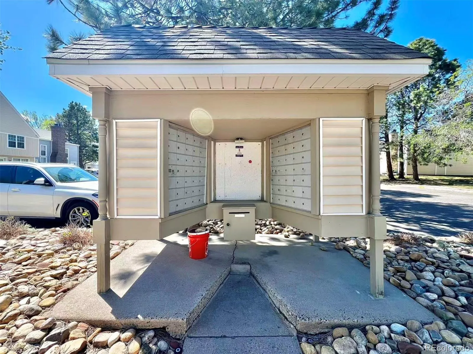 8855 W Floyd Avenue Lakewood CO 80227 | MLS #REC4446959 05222026220642 1600 19