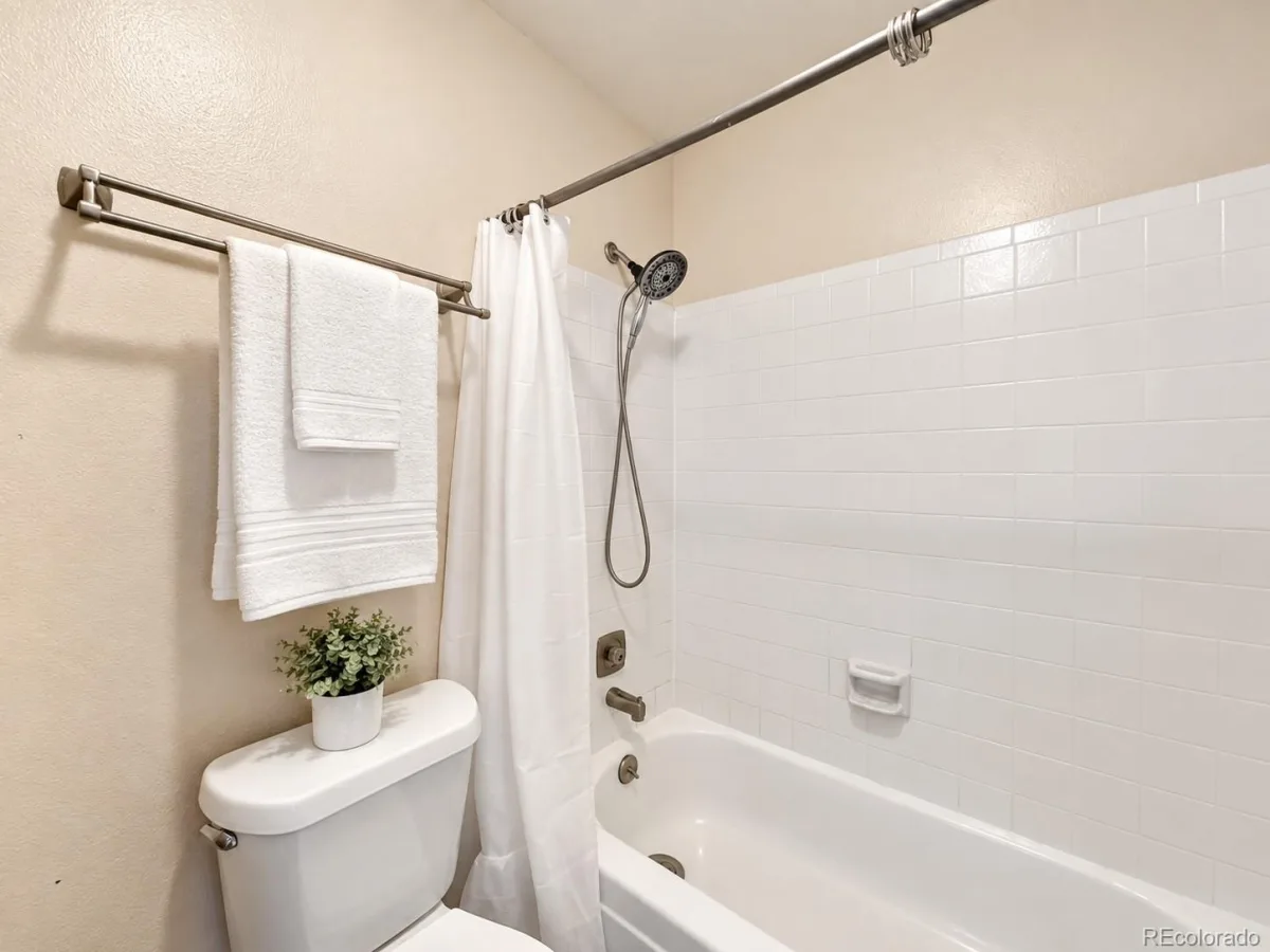 8855 W Floyd Avenue Lakewood CO 80227 | MLS #REC4446959 09232026050030 1200 17
