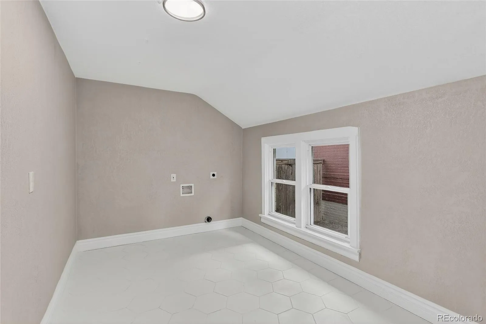 04172026205628 1600 24