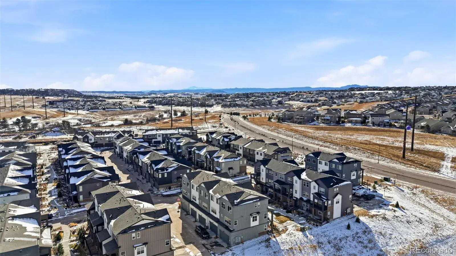 7005 Cumbria Court Castle Pines CO 80108 | MLS #REC4455275 01132026223411 1600 33