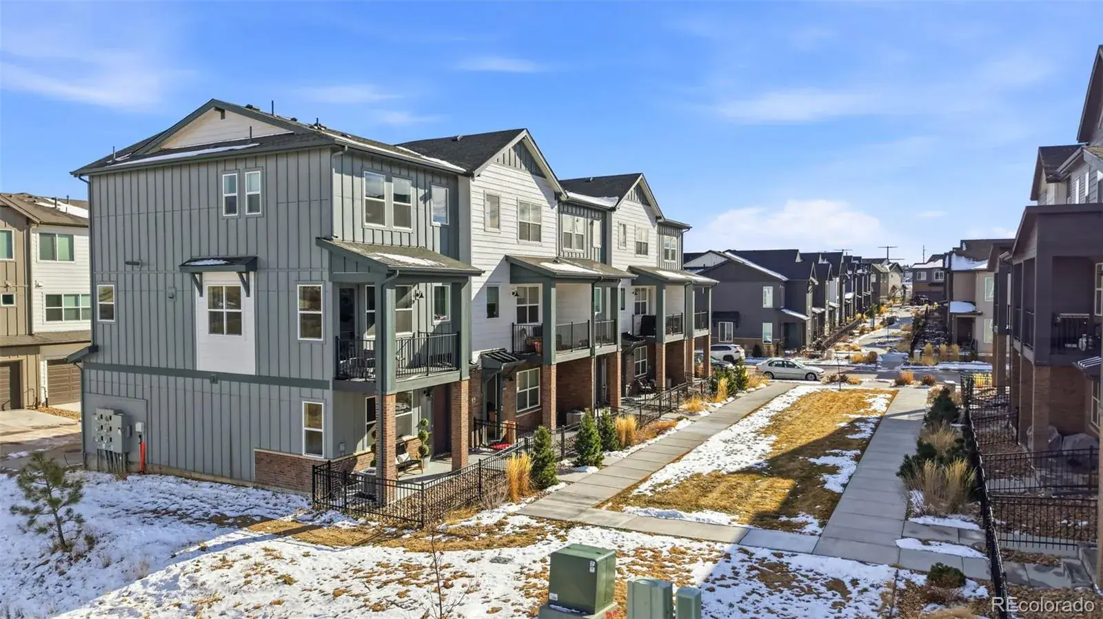 7005 Cumbria Court Castle Pines CO 80108 | MLS #REC4455275 01132026223411 1600 37