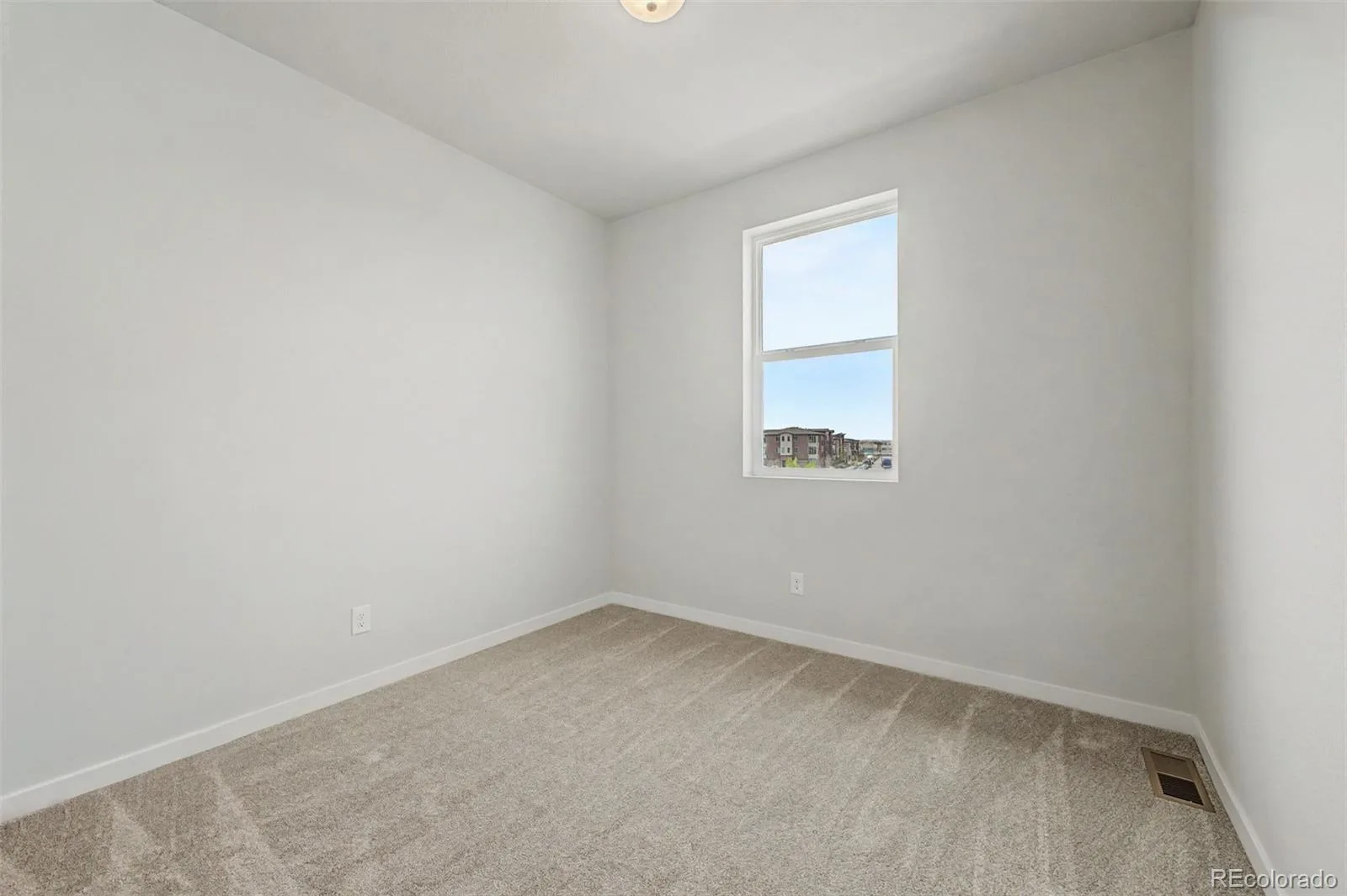 5826 N Orleans Street Aurora CO 80019 | MLS #REC4455361 06222026214133 1600 29