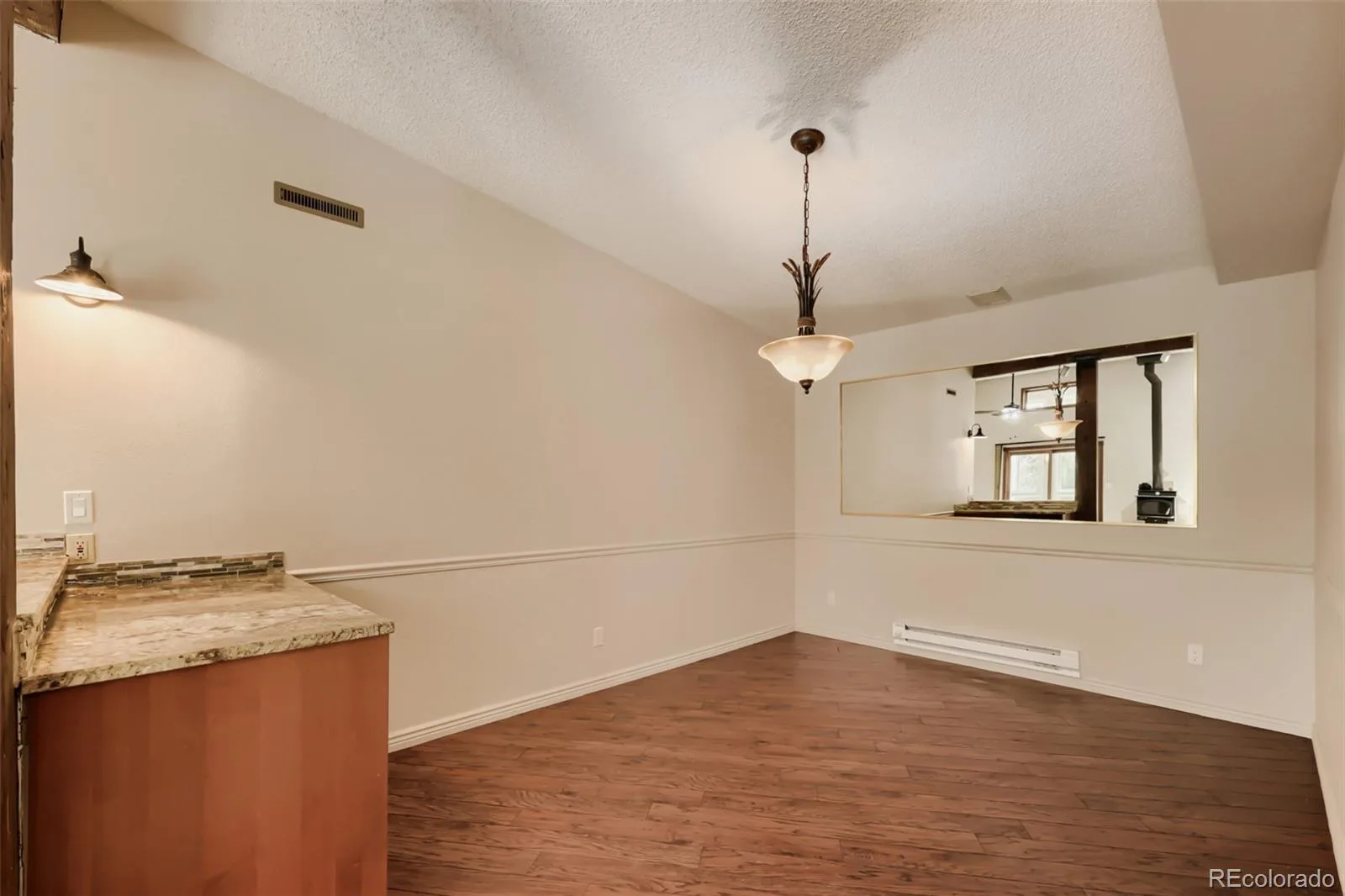 720 N Bluff Drive Franktown CO 80116 | MLS #REC4462747 06092026001208 1600 14