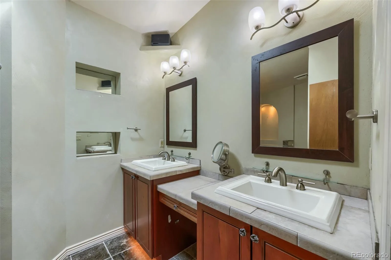 720 N Bluff Drive Franktown CO 80116 | MLS #REC4462747 06092026001208 1600 18
