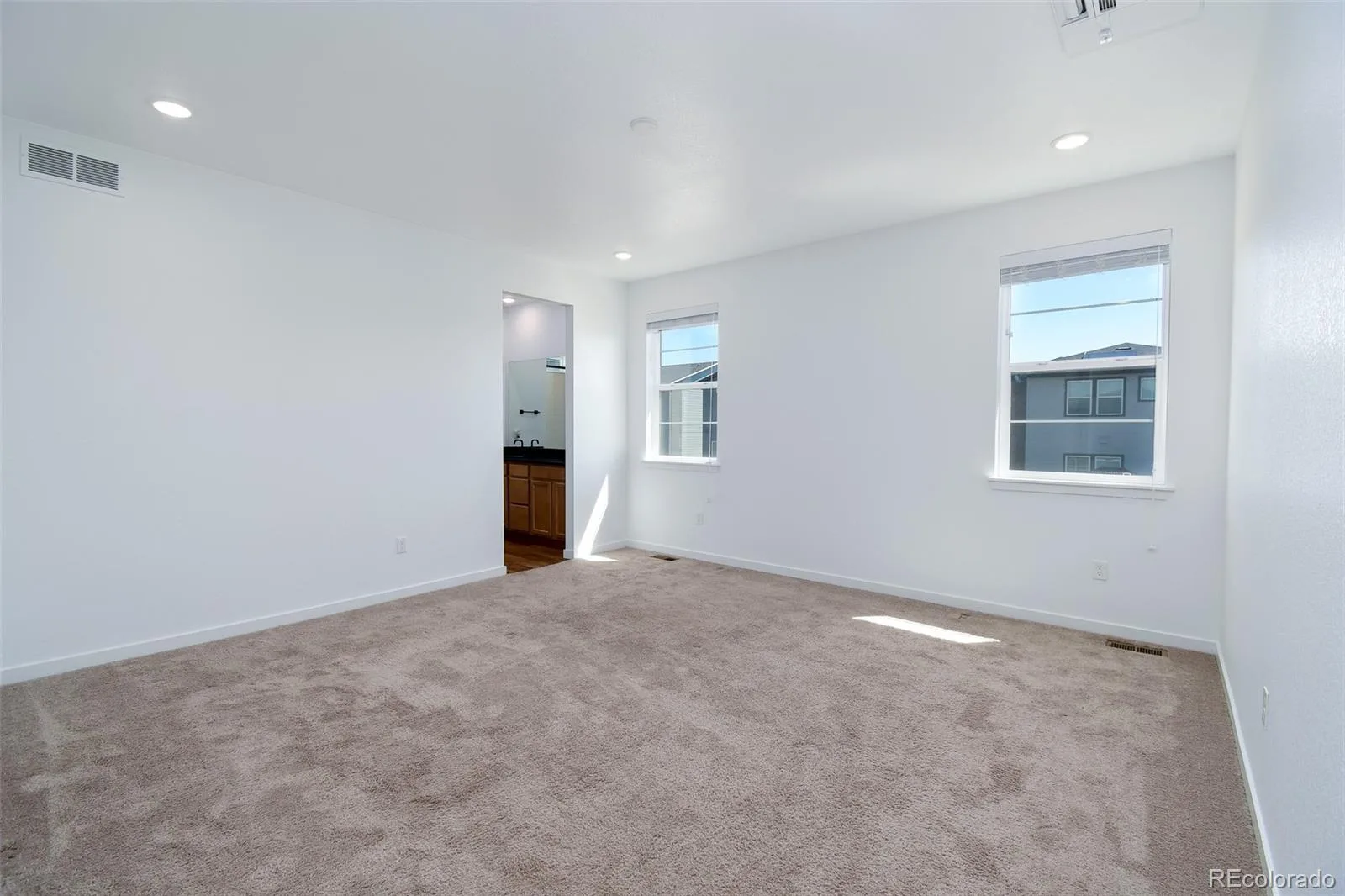 3846 N Catawba Way Aurora CO 80019 | MLS #REC4471076 06222026184222 1600 14