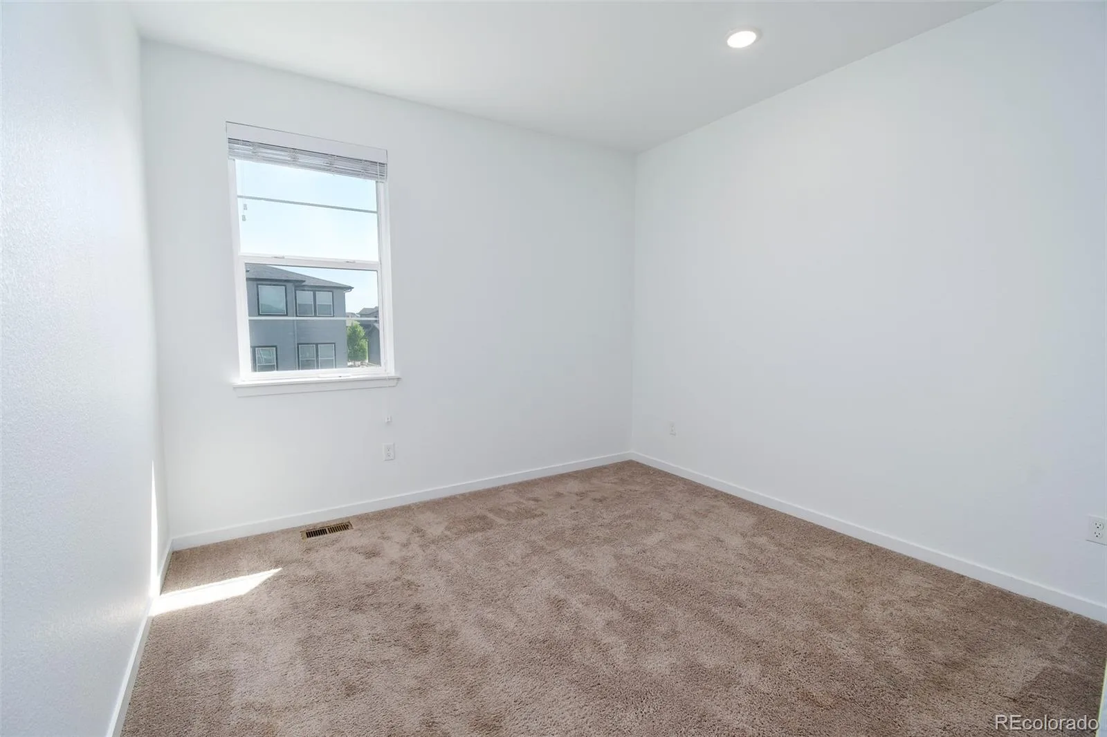 3846 N Catawba Way Aurora CO 80019 | MLS #REC4471076 06222026184222 1600 19