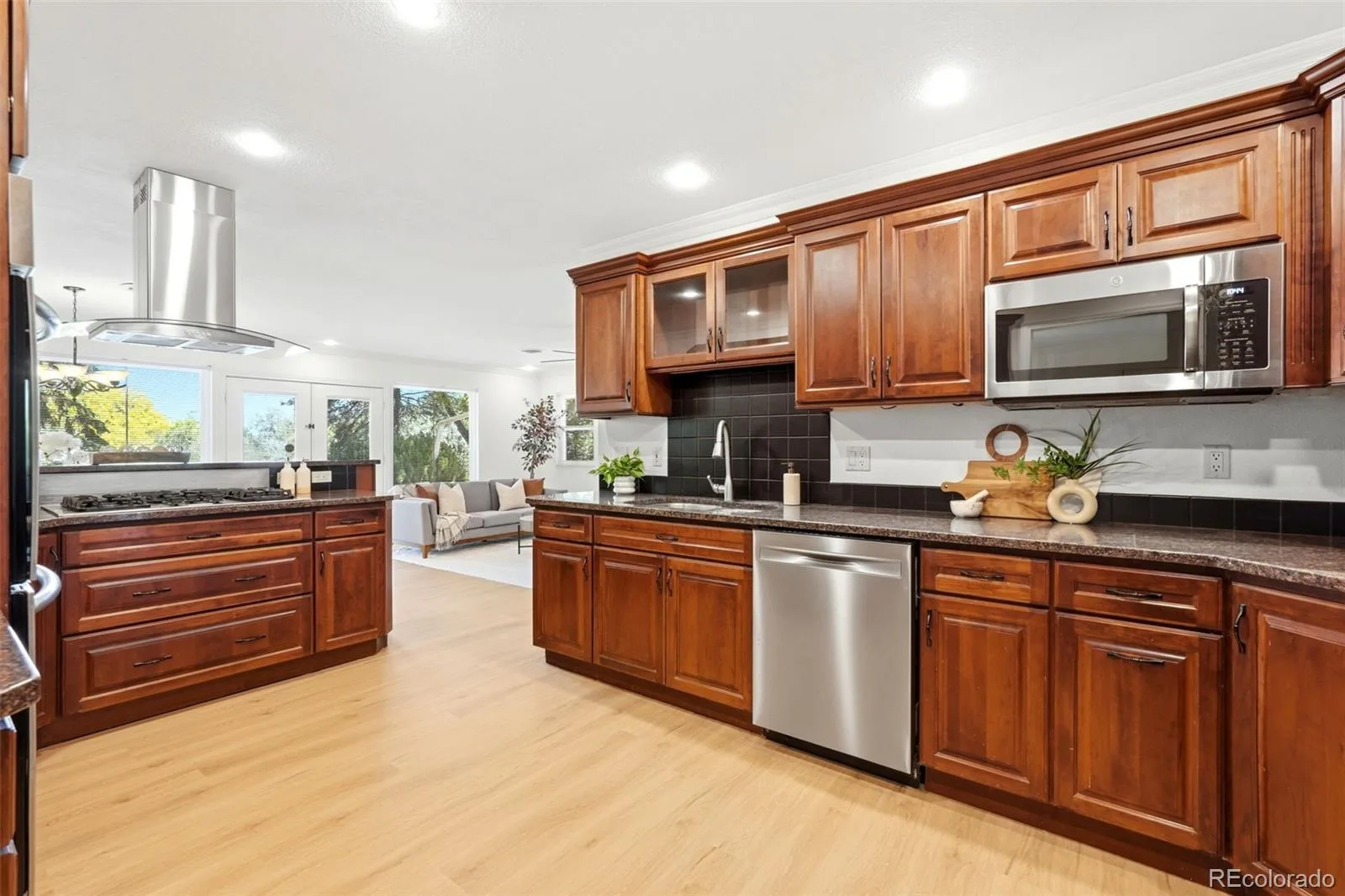 2429 S Chase Lane Lakewood CO 80227 MLS #REC4471323 06132026213746 1600 13