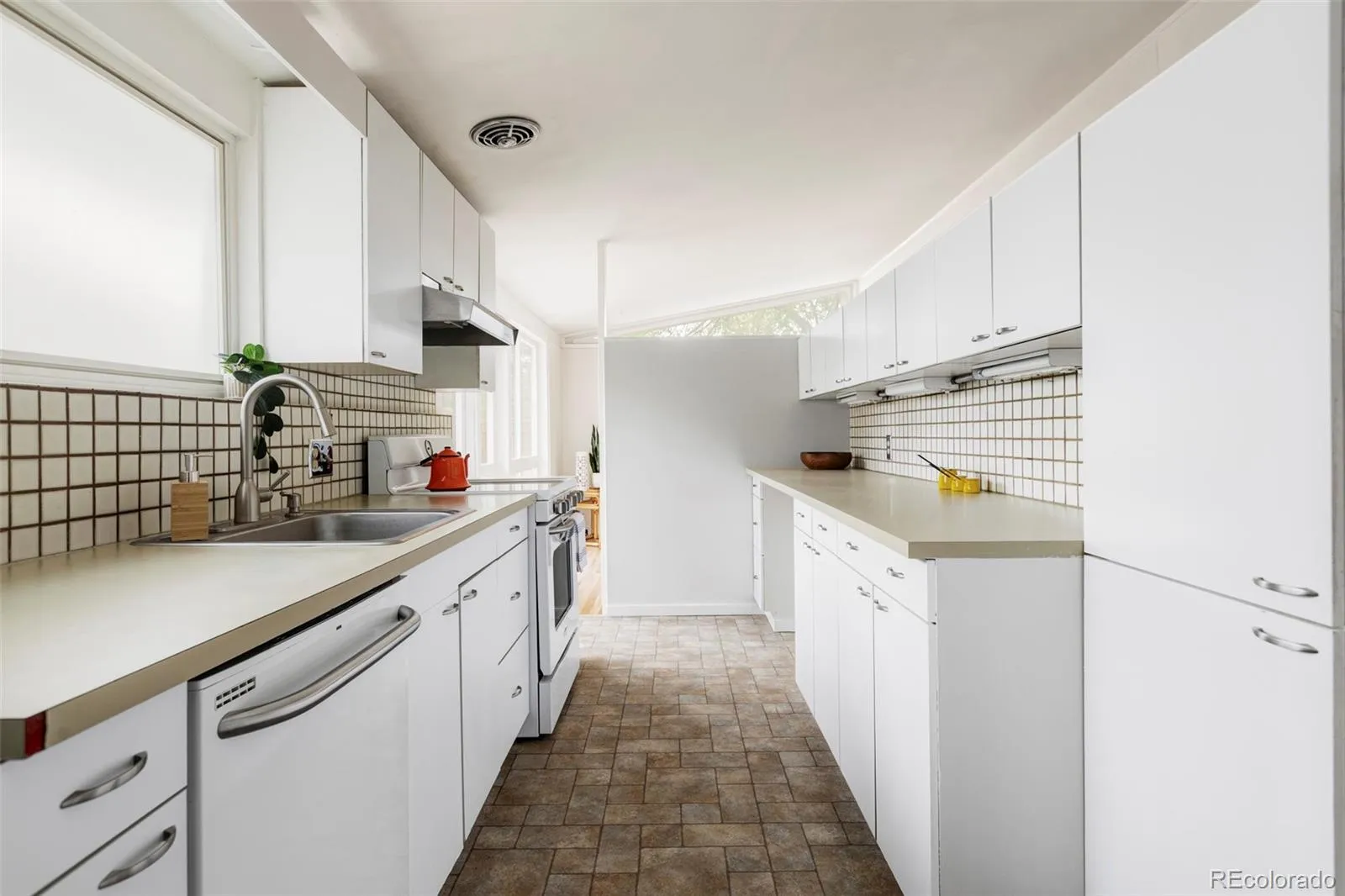 04172026011012 1600 11