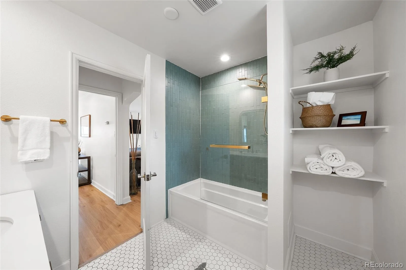 3132 E Florida Avenue Denver CO 80210 MLS #REC4479921 06122026073217 1600 14