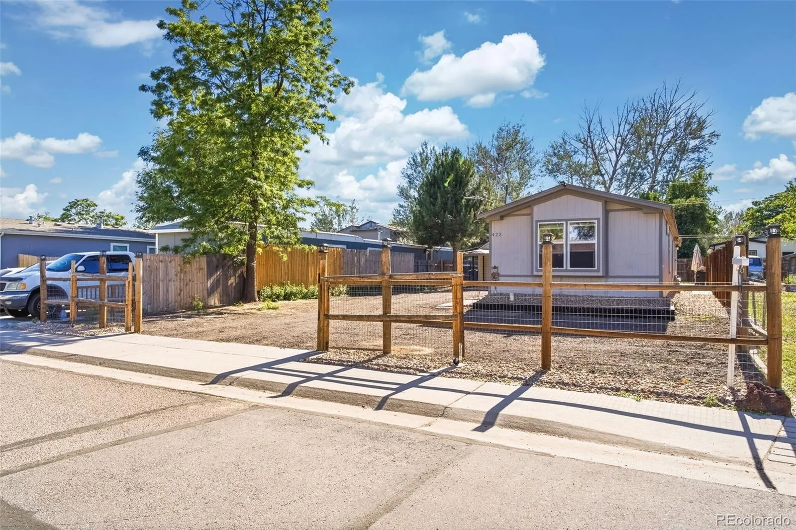 422 Willow Drive Brighton CO 80603 | MLS #REC4480573 06182026202953 1600 1