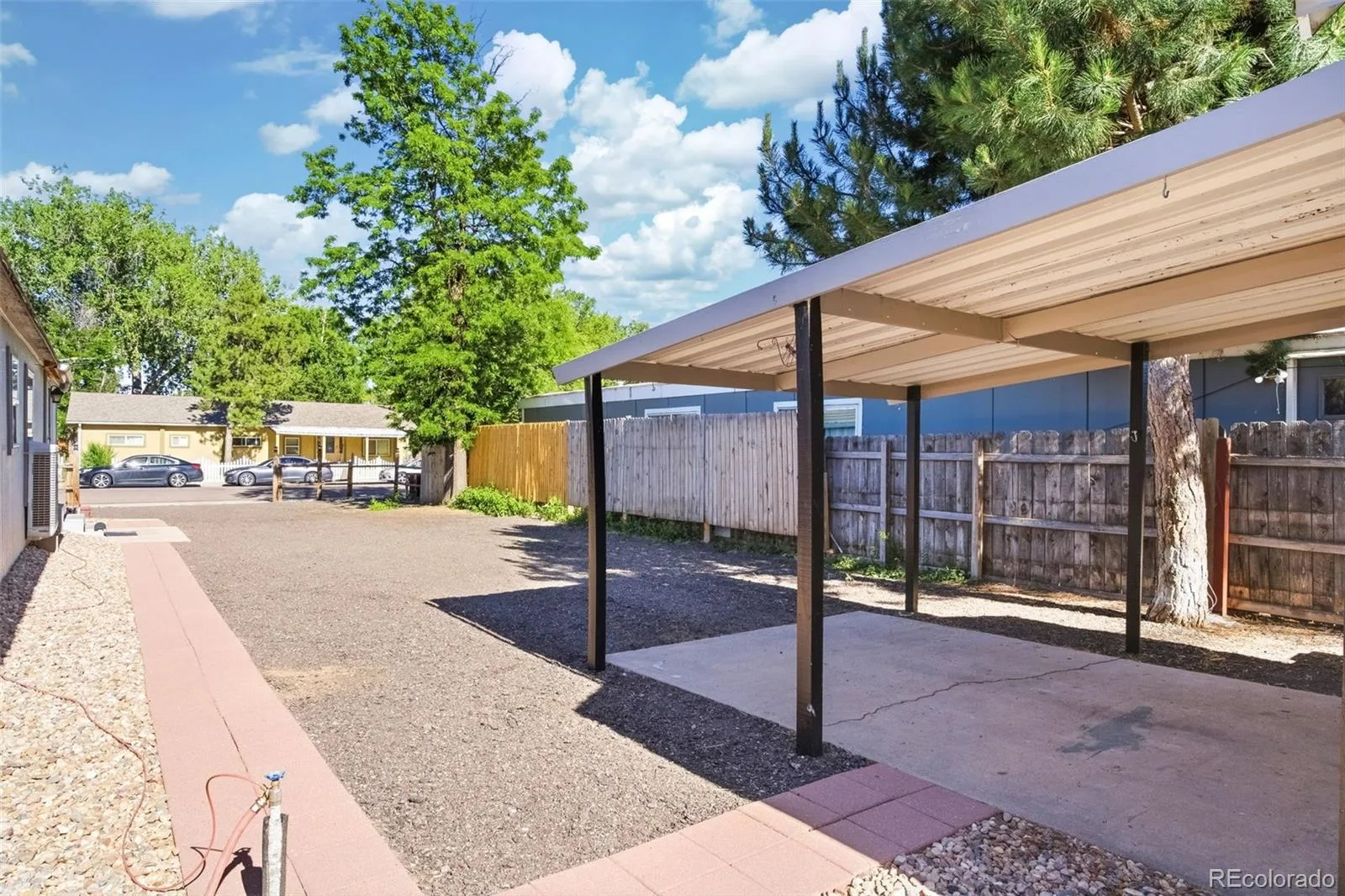 422 Willow Drive Brighton CO 80603 | MLS #REC4480573 06182026202953 1600 3