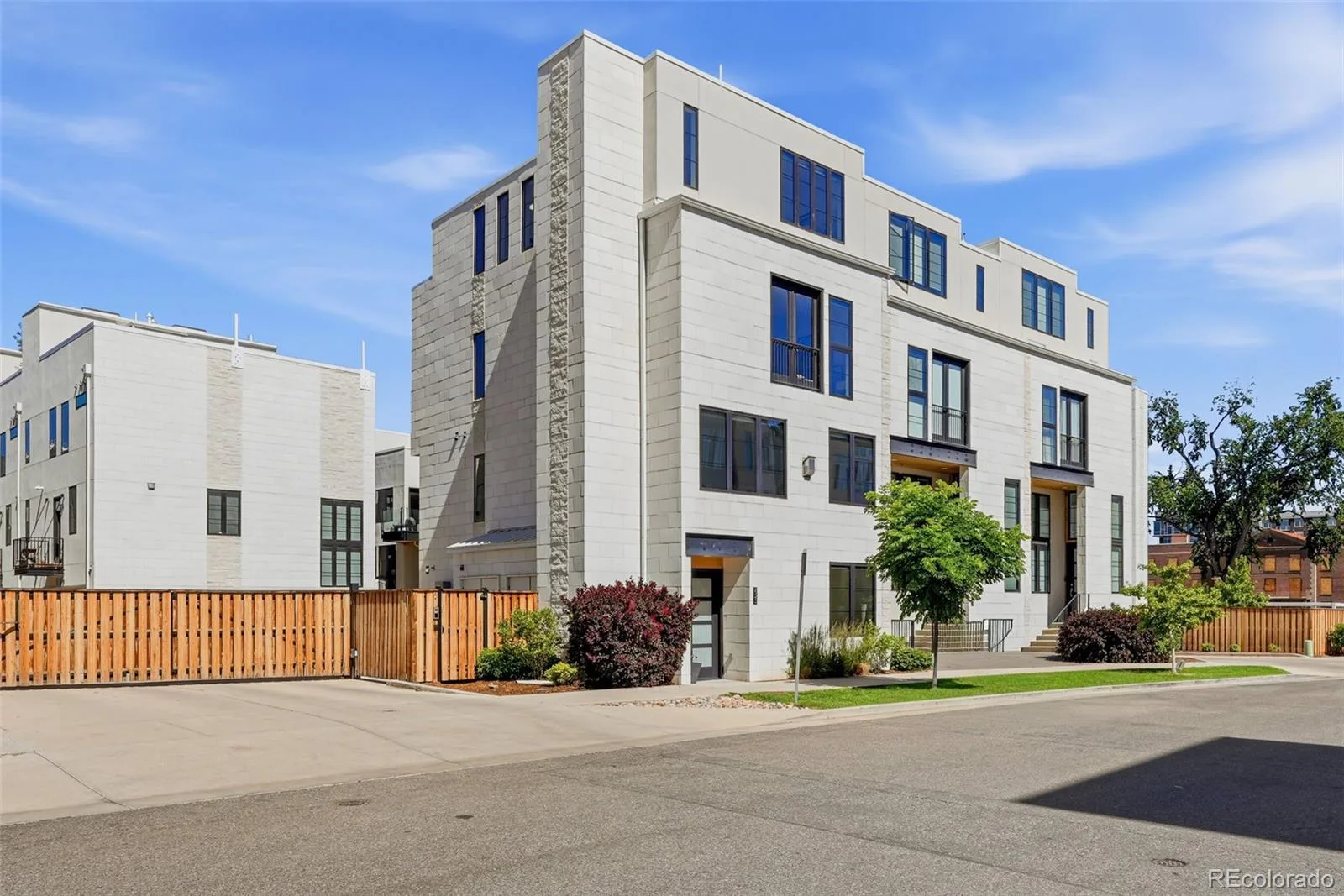 825 Bellaire Street Denver CO 80220 | MLS #REC4481106 08182026170927 1600 2