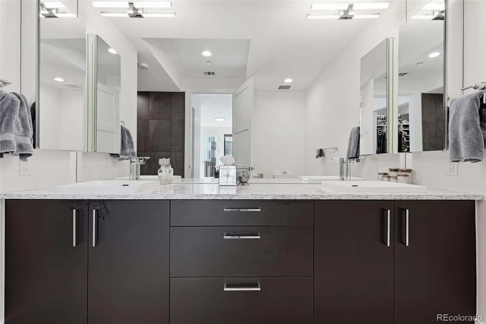 825 Bellaire Street Denver CO 80220 | MLS #REC4481106 08182026170927 1600 29