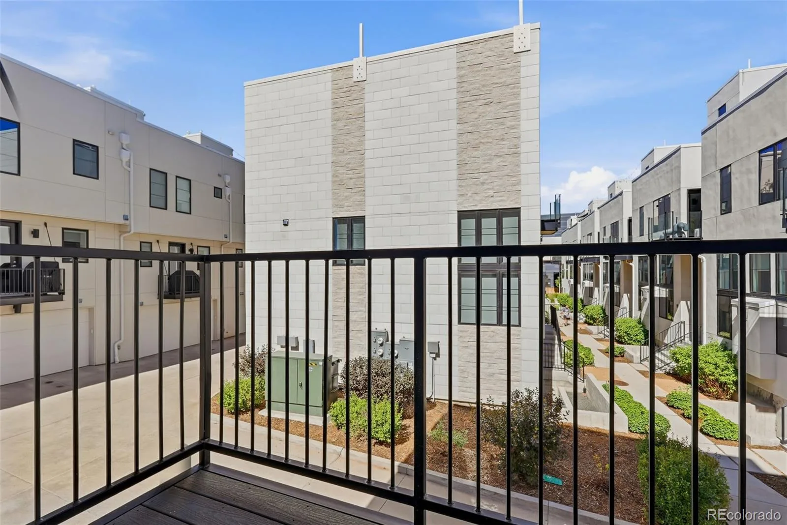 825 Bellaire Street Denver CO 80220 | MLS #REC4481106 08182026170927 1600 40