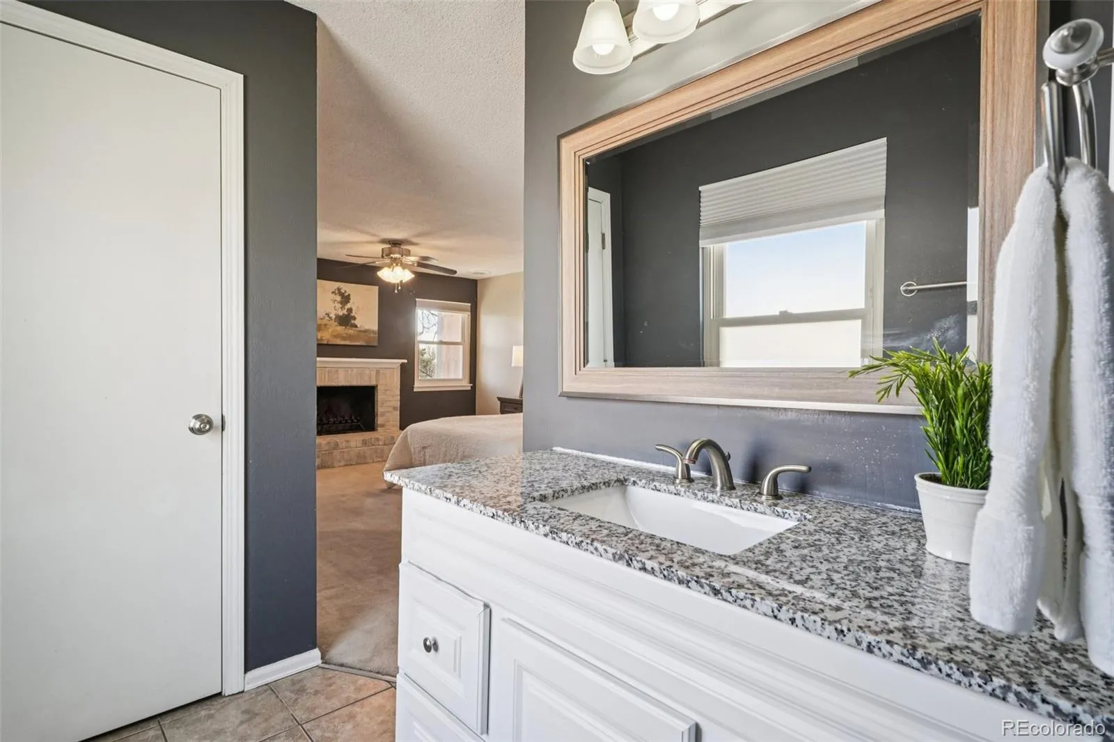 04212026223508 1600 24