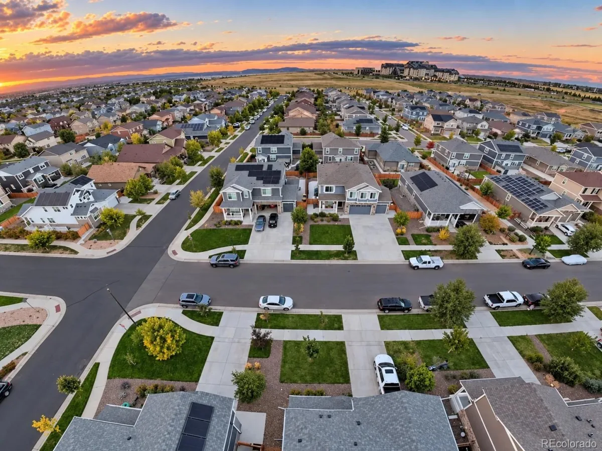 19918 E 62nd Avenue Aurora CO 80019 | MLS #REC4486139 09242026015552 1200 49