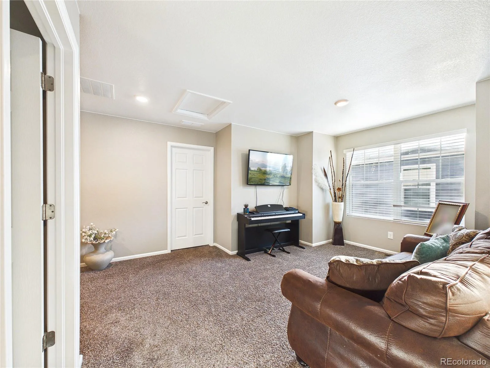 19918 E 62nd Avenue Aurora CO 80019 | MLS #REC4486139 09242026015552 1600 26