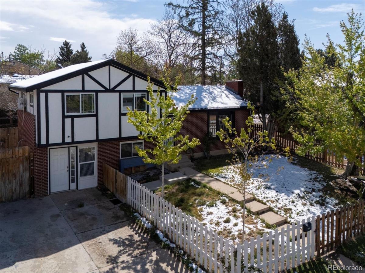 900 Evanston Street Aurora CO 80011 | MLS #REC4488010 MLS #REC4488010 image #0