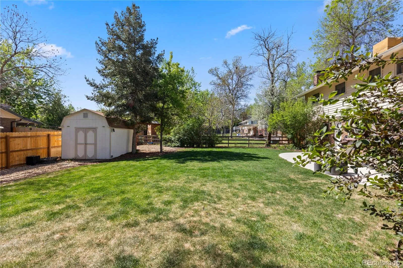 6852 S Spotswood Street Littleton CO 80120 MLS #REC4488015 05142026230451 1600 36