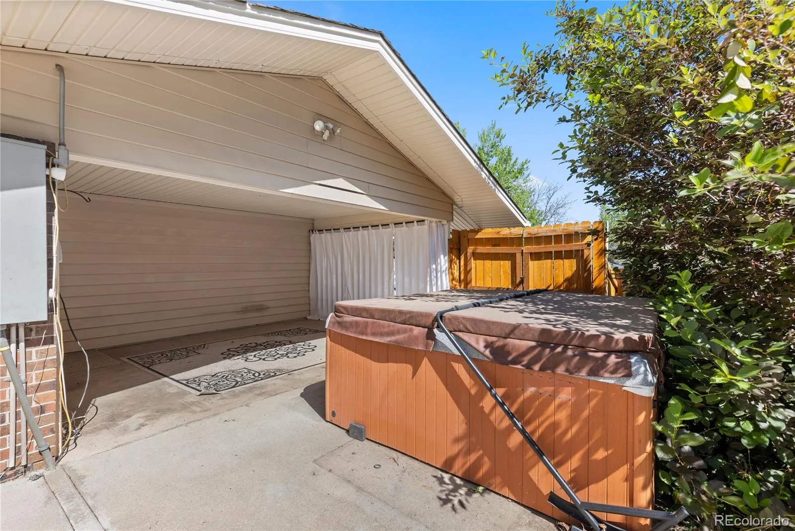 6852 S Spotswood Street Littleton CO 80120 MLS #REC4488015 05142026230451 1600 37