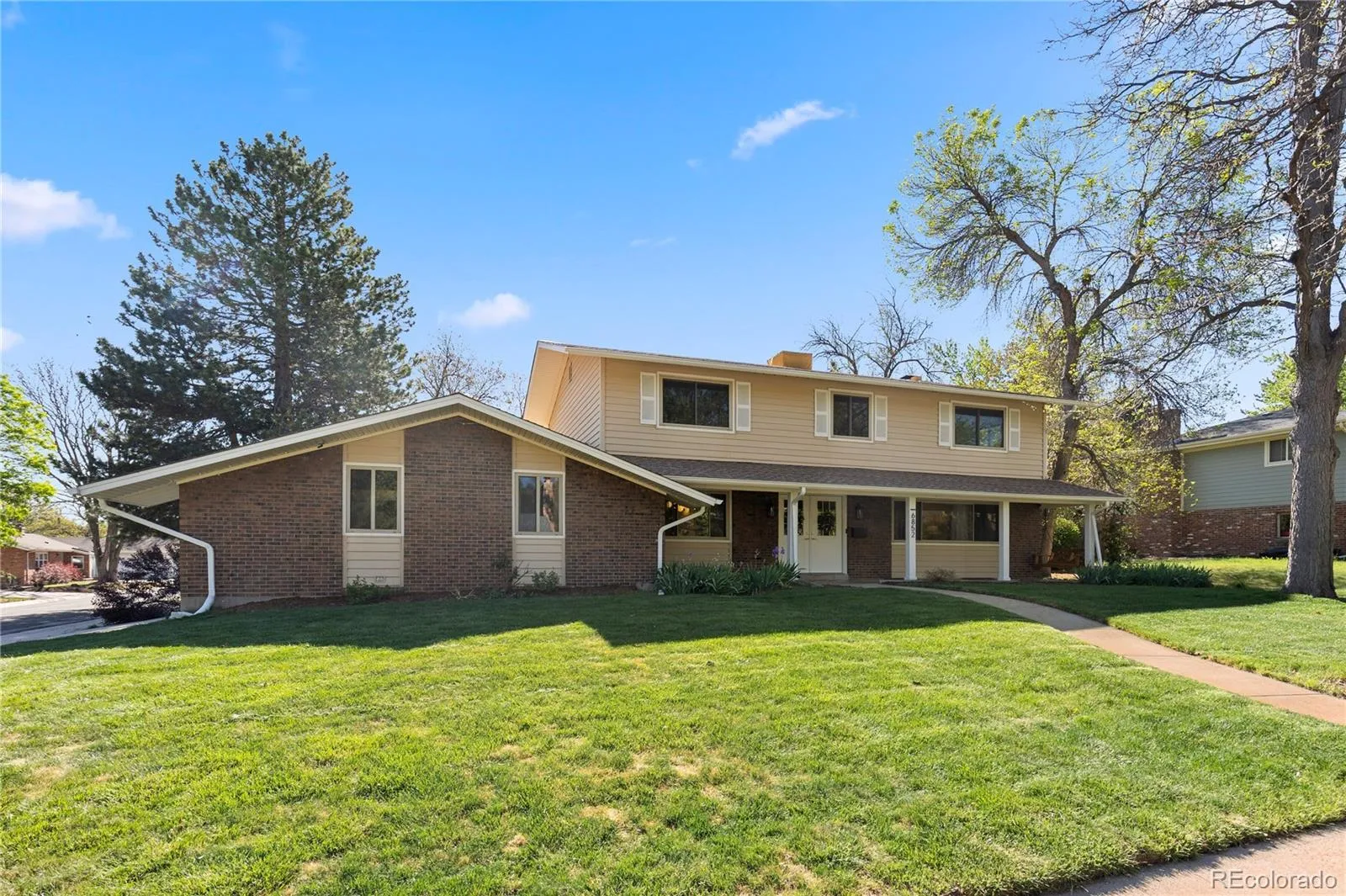 6852 S Spotswood Street Littleton CO 80120 MLS #REC4488015 05142026230451 1600 43