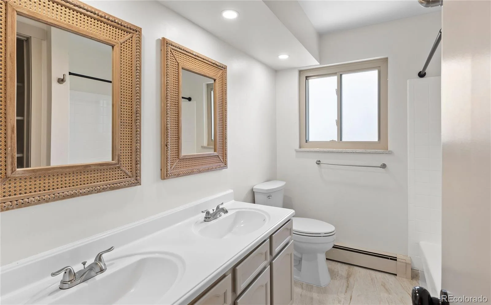 6852 S Spotswood Street Littleton CO 80120 | MLS #REC4488015 07162026223054 1600 26
