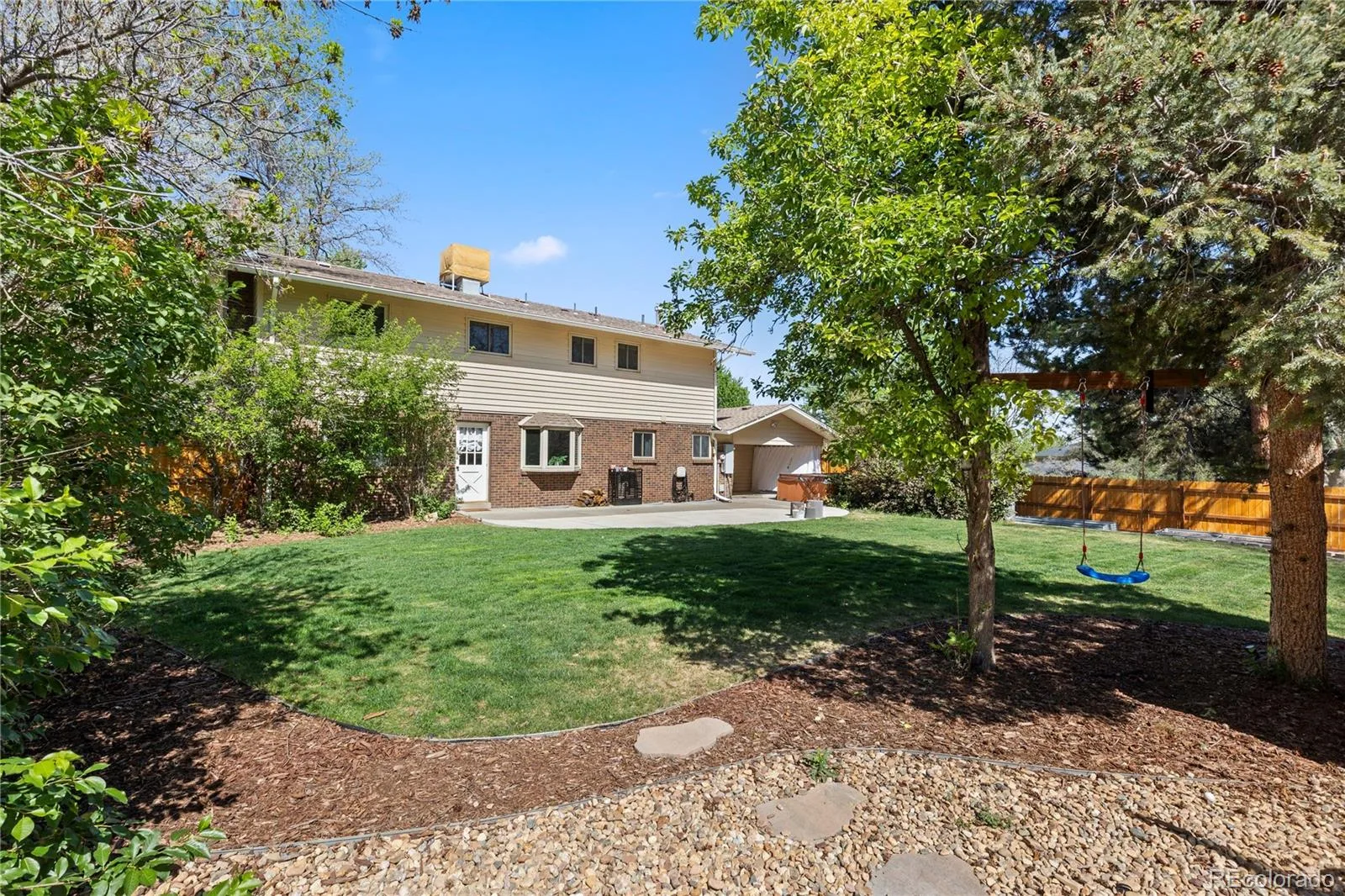 6852 S Spotswood Street Littleton CO 80120 | MLS #REC4488015 07162026223054 1600 35