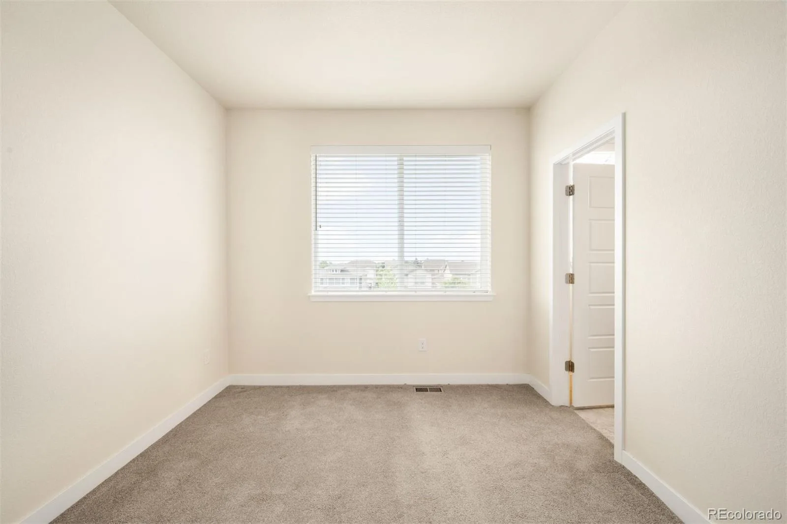 624 E Hinsdale Avenue Littleton CO 80122 | MLS #REC4492083 08282026193812 1600 11