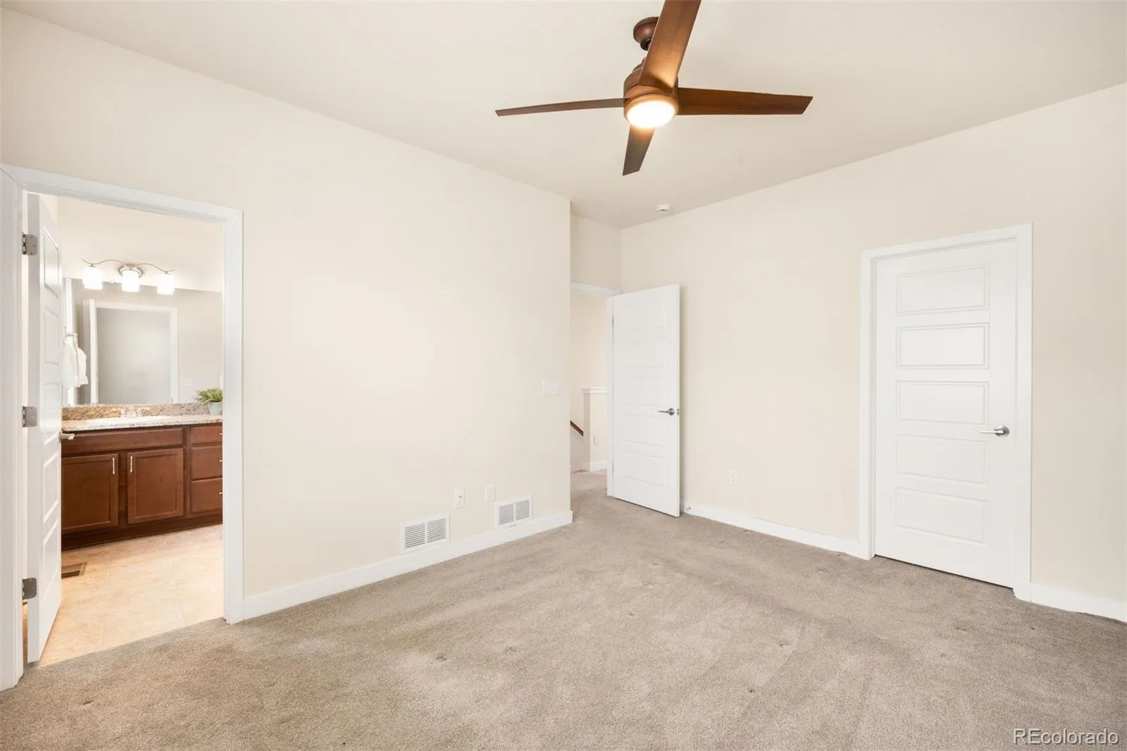 624 E Hinsdale Avenue Littleton CO 80122 | MLS #REC4492083 08282026193812 1600 15