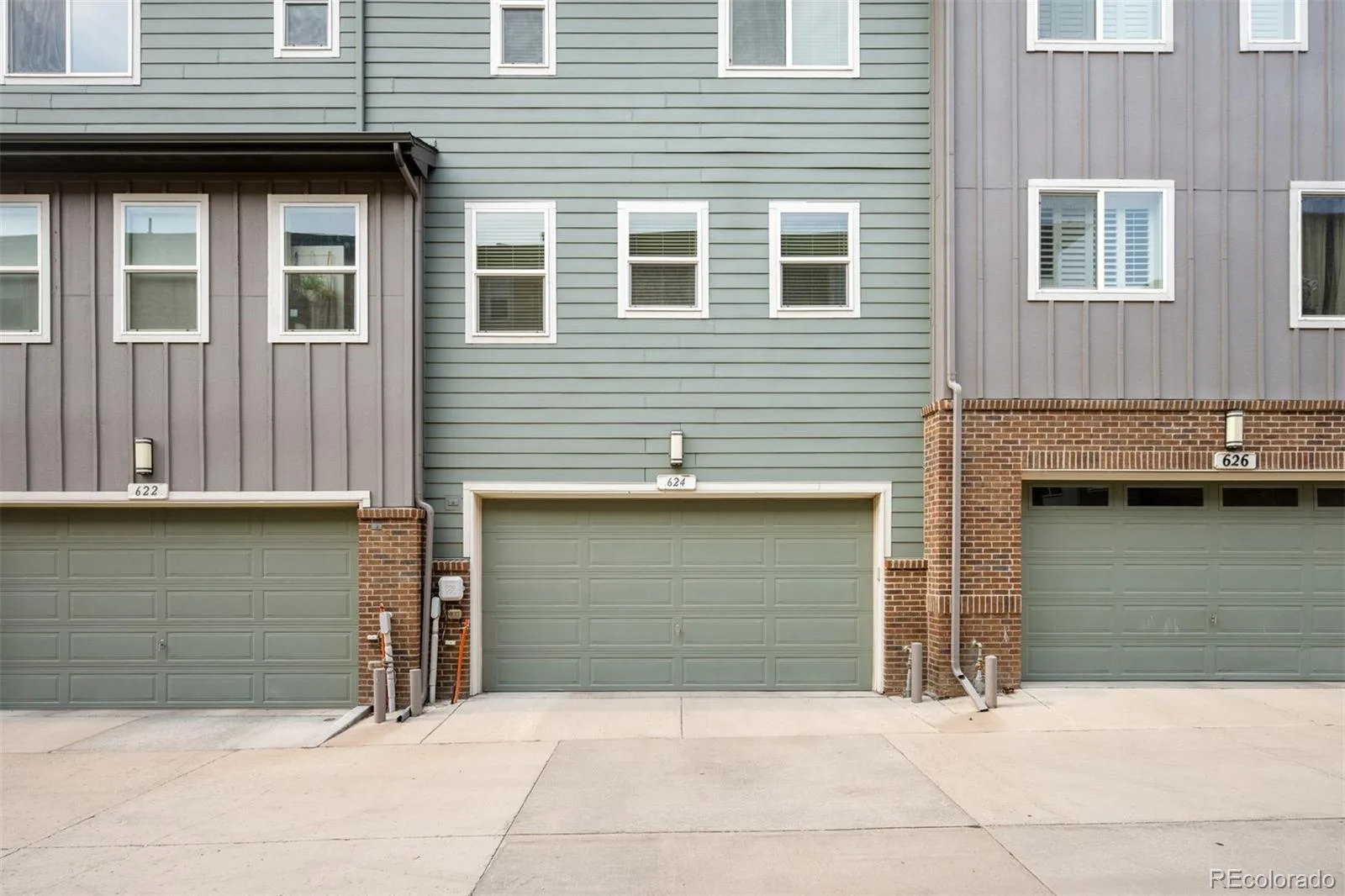 624 E Hinsdale Avenue Littleton CO 80122 | MLS #REC4492083 08282026193812 1600 19